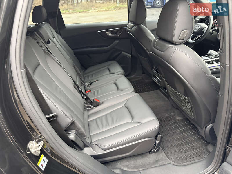 Позашляховик / Кросовер Audi Q7 2023 в Дніпрі