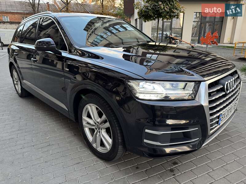 Позашляховик / Кросовер Audi Q7 2015 в Хмельницькому