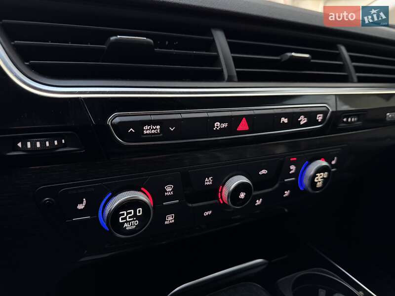 Позашляховик / Кросовер Audi Q7 2015 в Хмельницькому