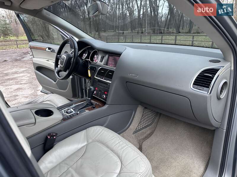 Позашляховик / Кросовер Audi Q7 2006 в Сумах
