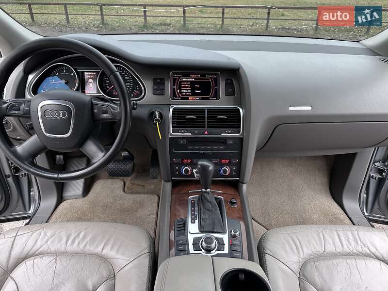 Позашляховик / Кросовер Audi Q7 2006 в Сумах