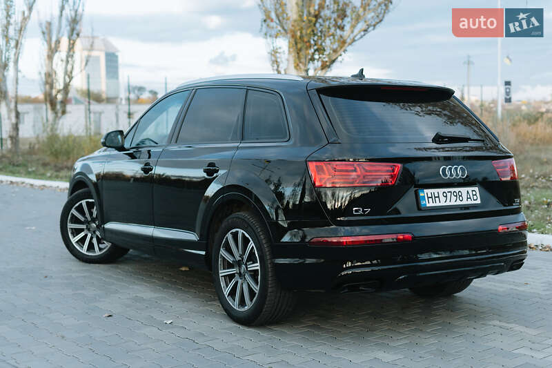 Позашляховик / Кросовер Audi Q7 2017 в Ізмаїлі