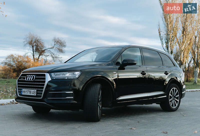 Позашляховик / Кросовер Audi Q7 2017 в Ізмаїлі