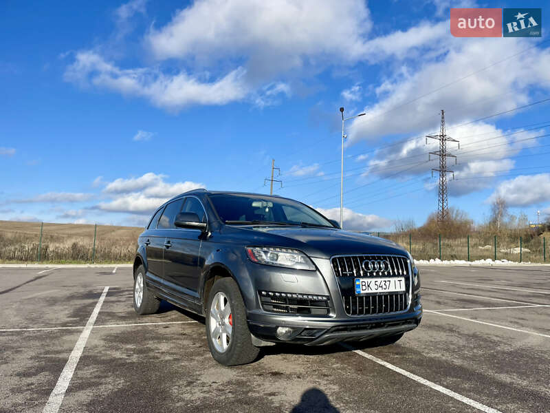 Позашляховик / Кросовер Audi Q7 2015 в Рівному