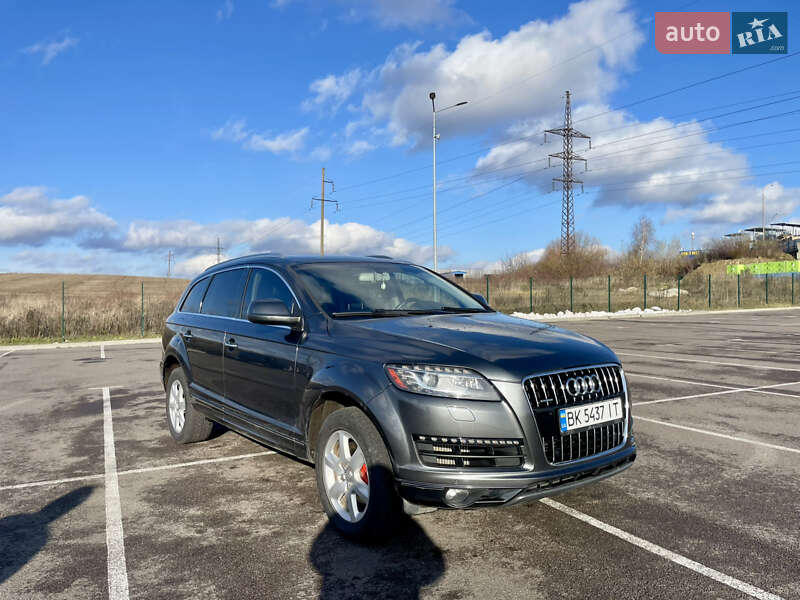 Позашляховик / Кросовер Audi Q7 2015 в Рівному