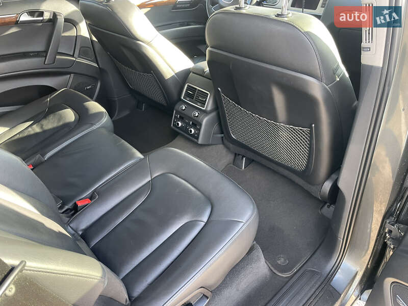 Позашляховик / Кросовер Audi Q7 2015 в Рівному