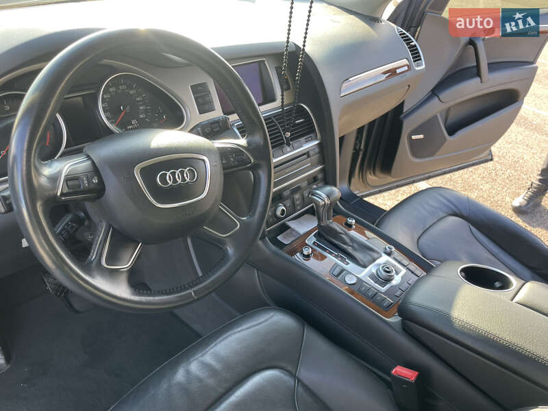 Позашляховик / Кросовер Audi Q7 2015 в Рівному