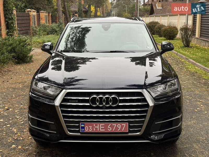 Позашляховик / Кросовер Audi Q7 2017 в Києві