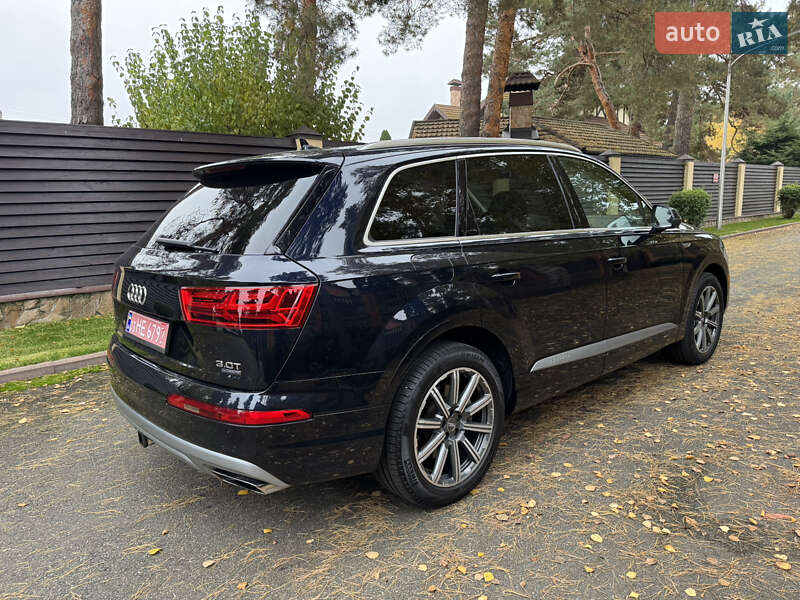 Позашляховик / Кросовер Audi Q7 2017 в Києві