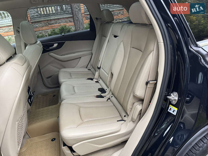 Позашляховик / Кросовер Audi Q7 2017 в Києві