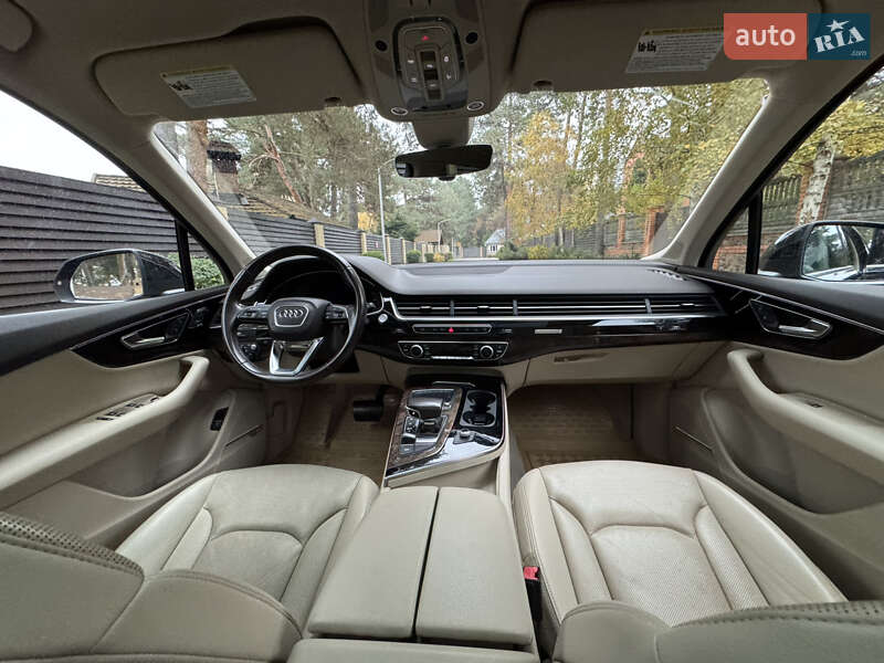 Позашляховик / Кросовер Audi Q7 2017 в Києві