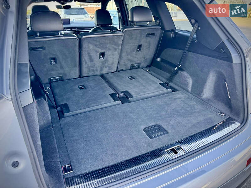 Внедорожник / Кроссовер Audi Q7 2017 в Киеве