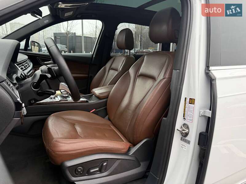 Позашляховик / Кросовер Audi Q7 2016 в Києві