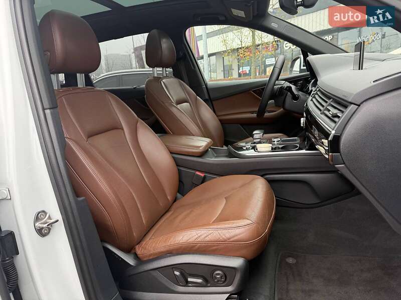 Позашляховик / Кросовер Audi Q7 2016 в Києві