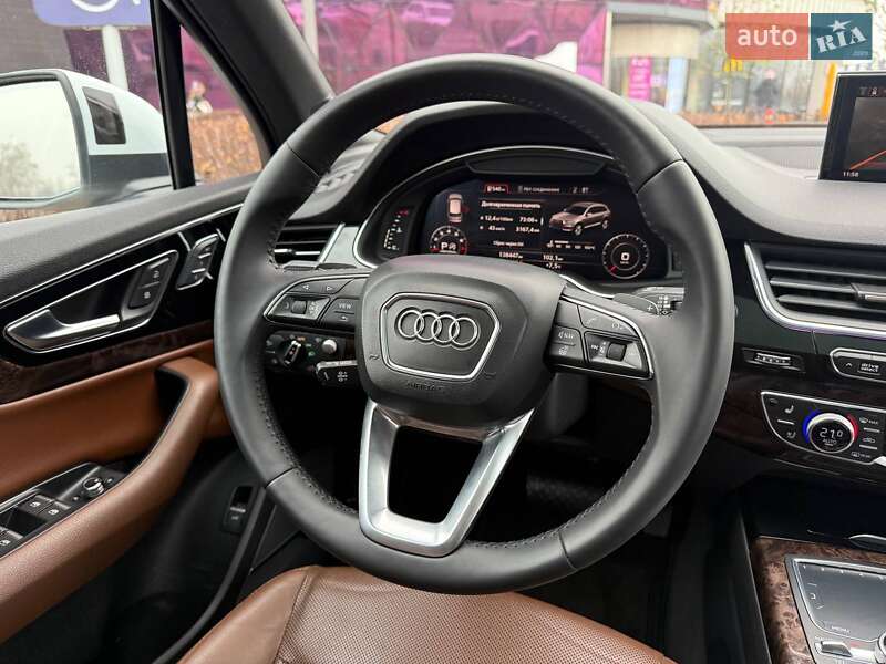 Позашляховик / Кросовер Audi Q7 2016 в Києві