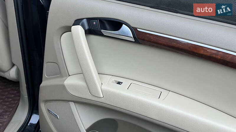 Внедорожник / Кроссовер Audi Q7 2010 в Хмельницком