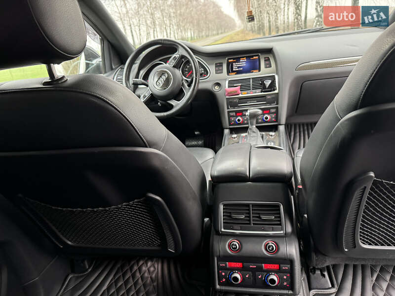 Позашляховик / Кросовер Audi Q7 2015 в Броварах