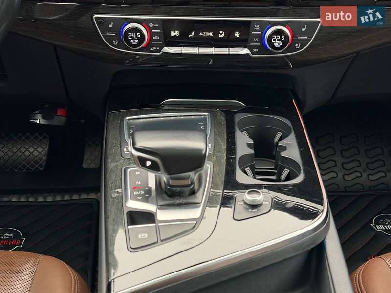 Позашляховик / Кросовер Audi Q7 2016 в Харкові