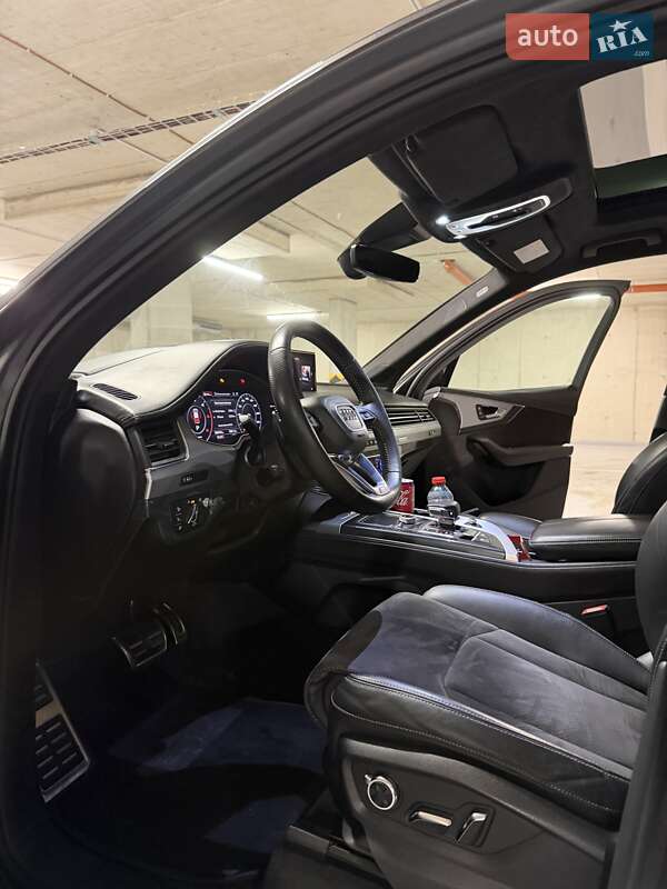 Внедорожник / Кроссовер Audi Q7 2017 в Киеве