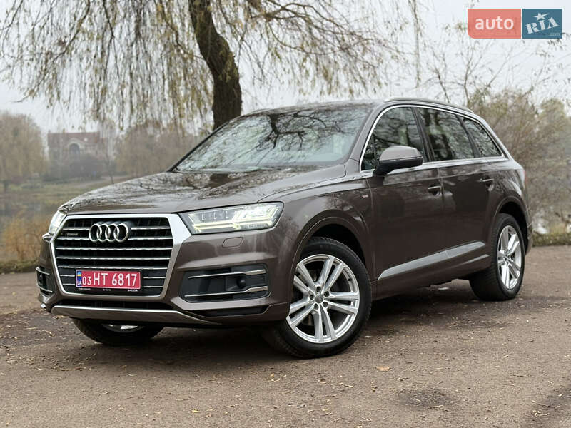 Внедорожник / Кроссовер Audi Q7 2017 в Ровно