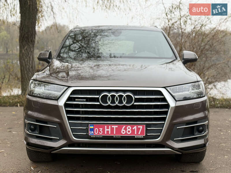 Внедорожник / Кроссовер Audi Q7 2017 в Ровно