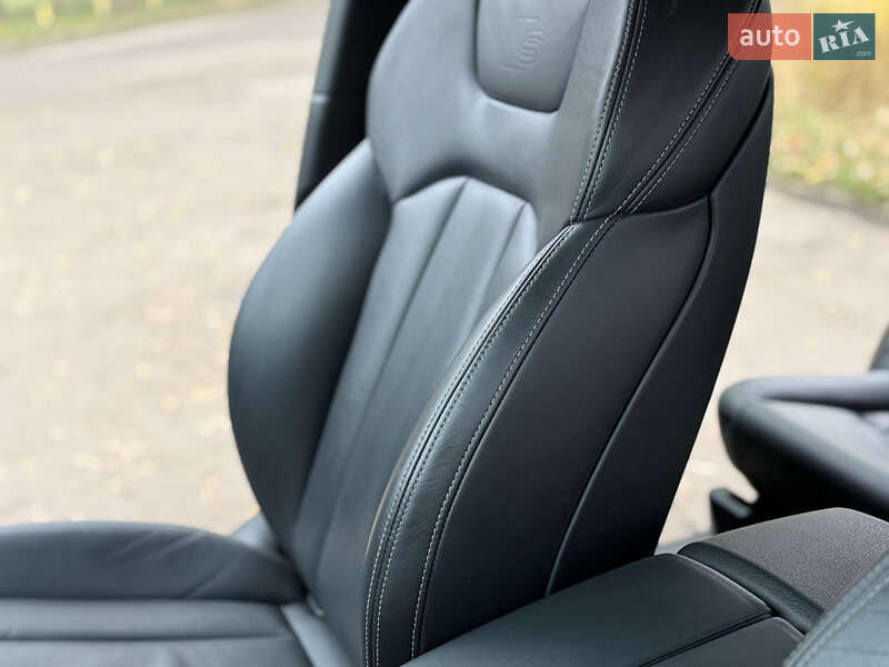 Внедорожник / Кроссовер Audi Q7 2017 в Ровно