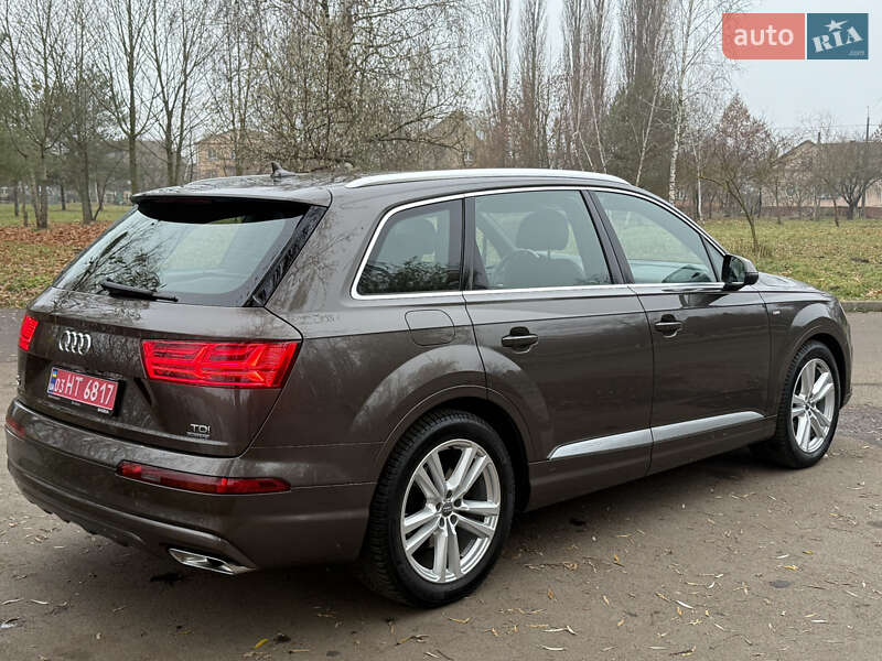 Внедорожник / Кроссовер Audi Q7 2017 в Ровно