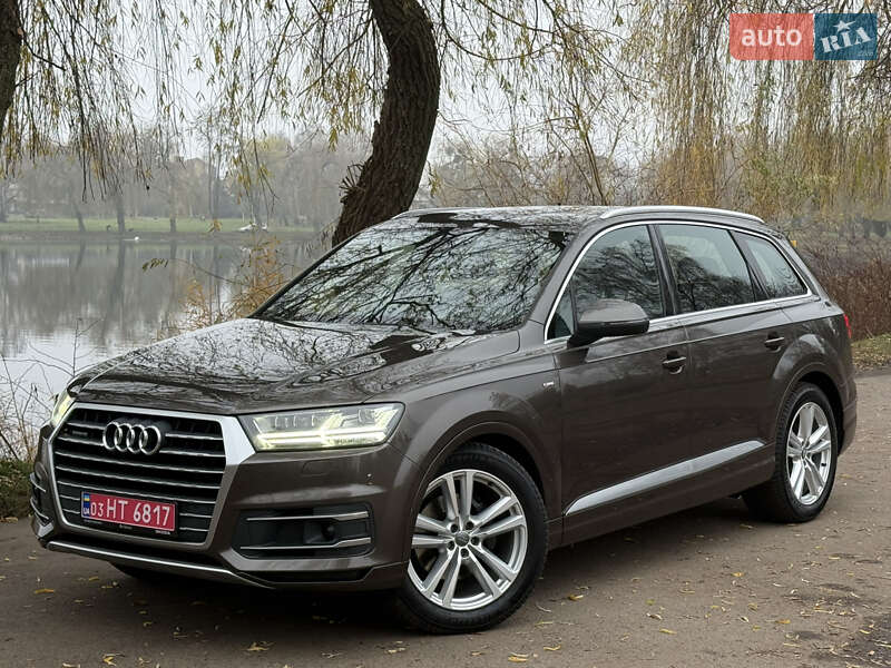 Внедорожник / Кроссовер Audi Q7 2017 в Ровно