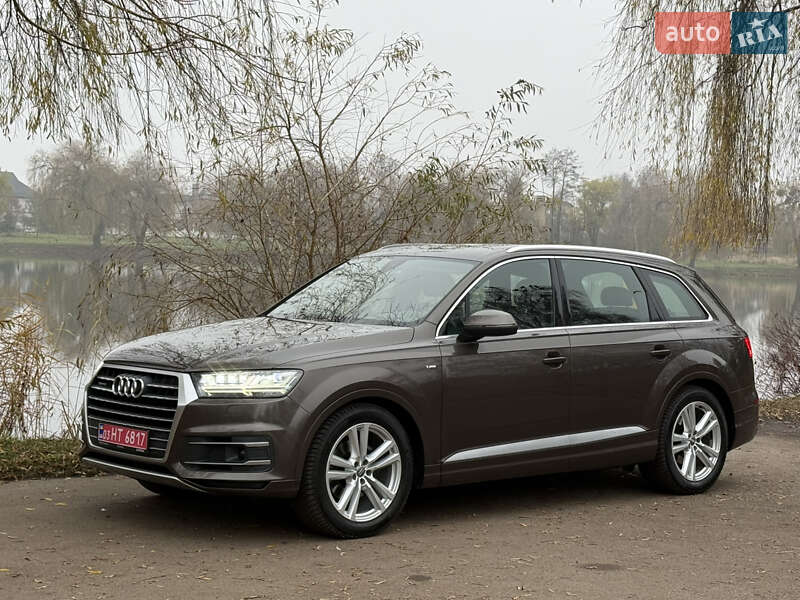 Внедорожник / Кроссовер Audi Q7 2017 в Ровно