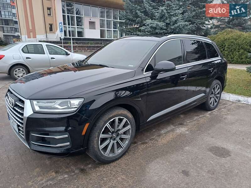 Внедорожник / Кроссовер Audi Q7 2017 в Сарнах