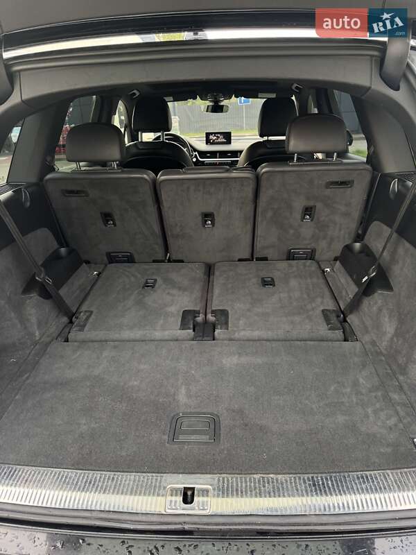 Внедорожник / Кроссовер Audi Q7 2017 в Сарнах