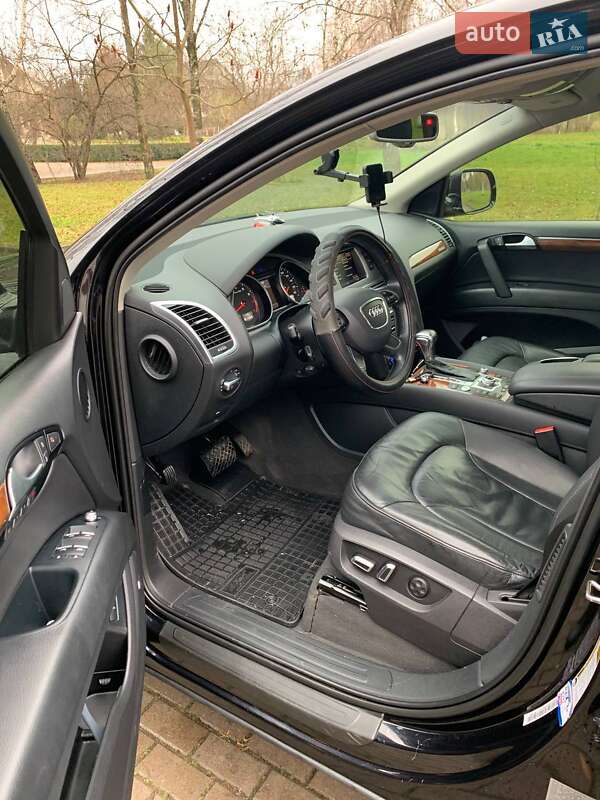 Позашляховик / Кросовер Audi Q7 2014 в Рівному