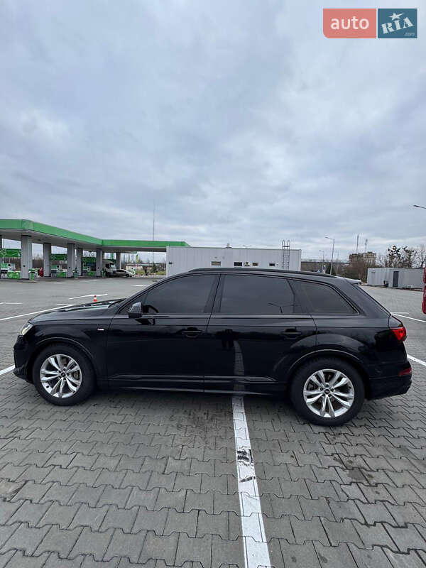 Позашляховик / Кросовер Audi Q7 2021 в Житомирі