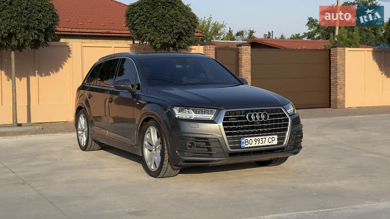Внедорожник / Кроссовер Audi Q7 2016 в Павлограде
