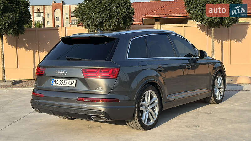 Внедорожник / Кроссовер Audi Q7 2016 в Павлограде