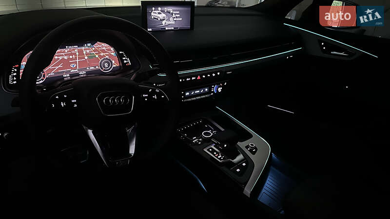 Внедорожник / Кроссовер Audi Q7 2016 в Павлограде
