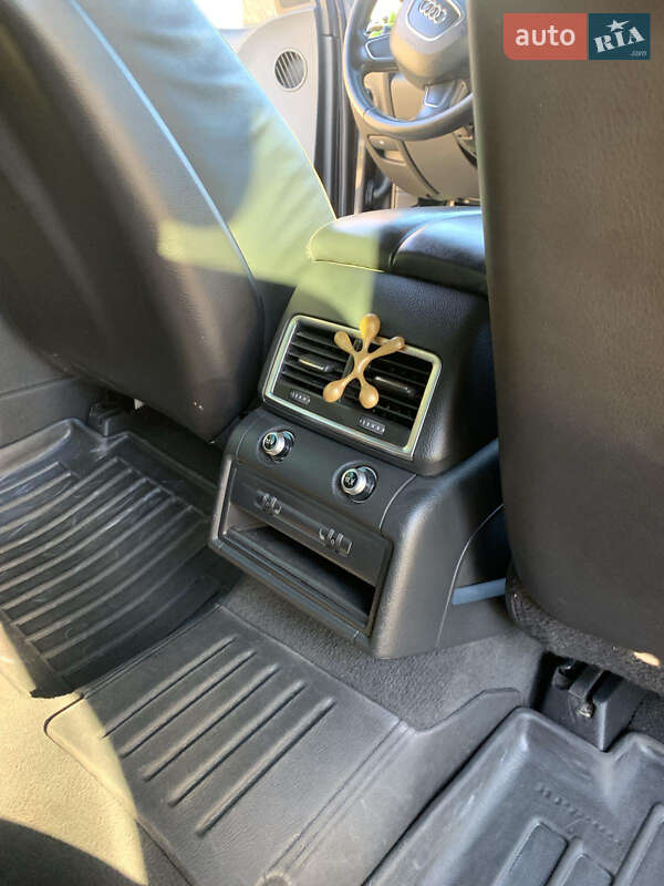 Позашляховик / Кросовер Audi Q7 2013 в Буську