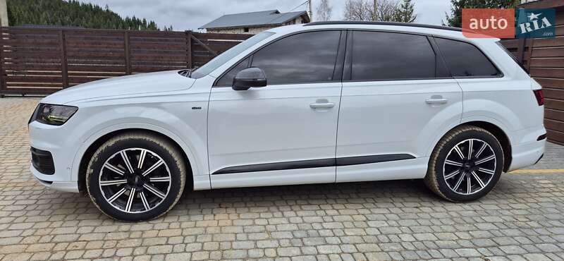 Позашляховик / Кросовер Audi Q7 2017 в Яремчі