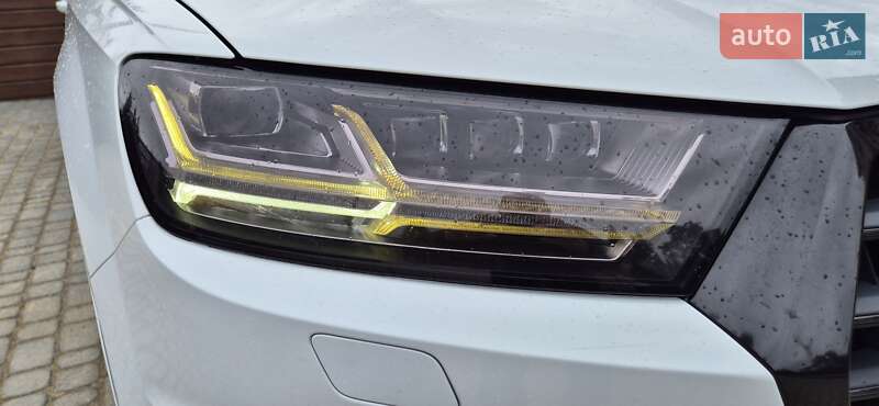 Позашляховик / Кросовер Audi Q7 2017 в Яремчі