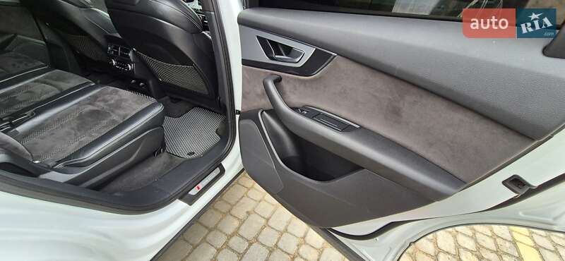 Позашляховик / Кросовер Audi Q7 2017 в Яремчі