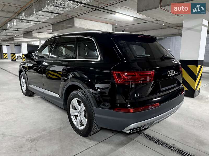 Позашляховик / Кросовер Audi Q7 2016 в Дніпрі