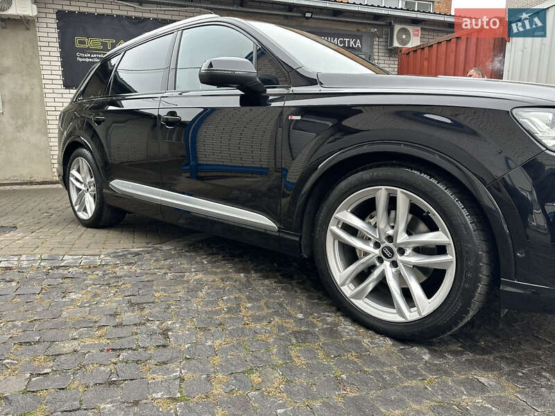 Внедорожник / Кроссовер Audi Q7 2019 в Житомире