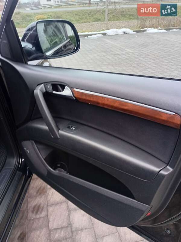 Позашляховик / Кросовер Audi Q7 2012 в Стрию