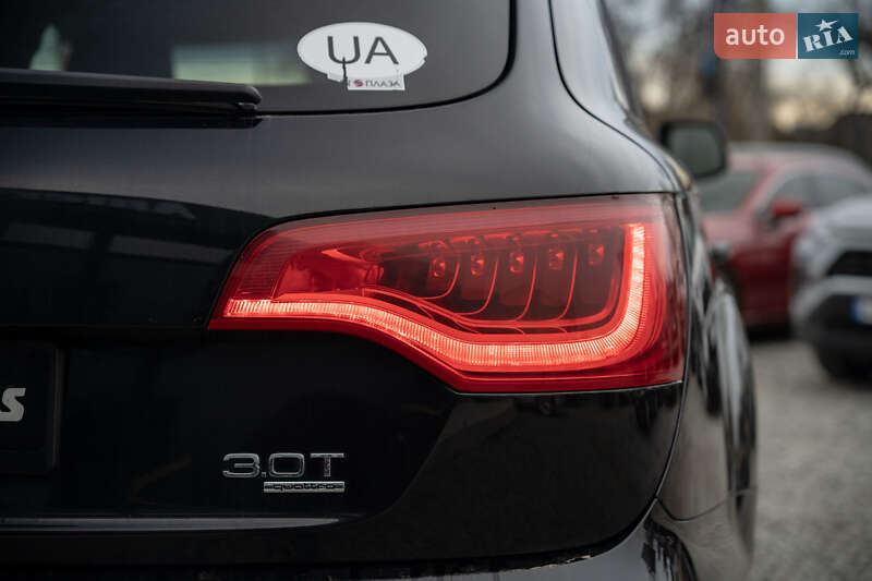 Внедорожник / Кроссовер Audi Q7 2013 в Черновцах