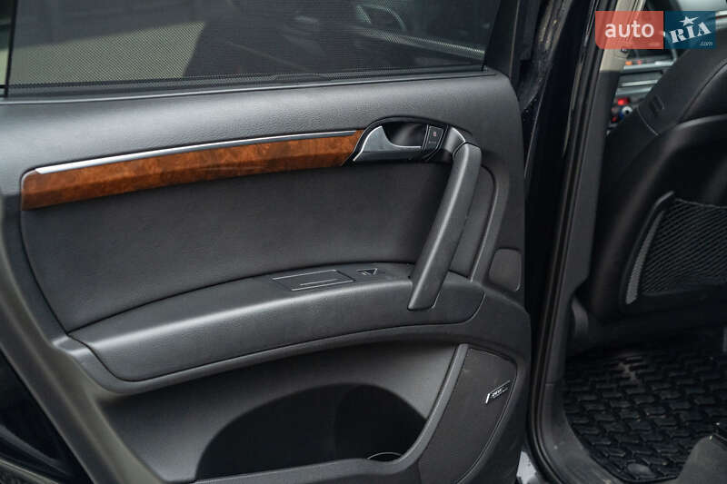 Внедорожник / Кроссовер Audi Q7 2013 в Черновцах