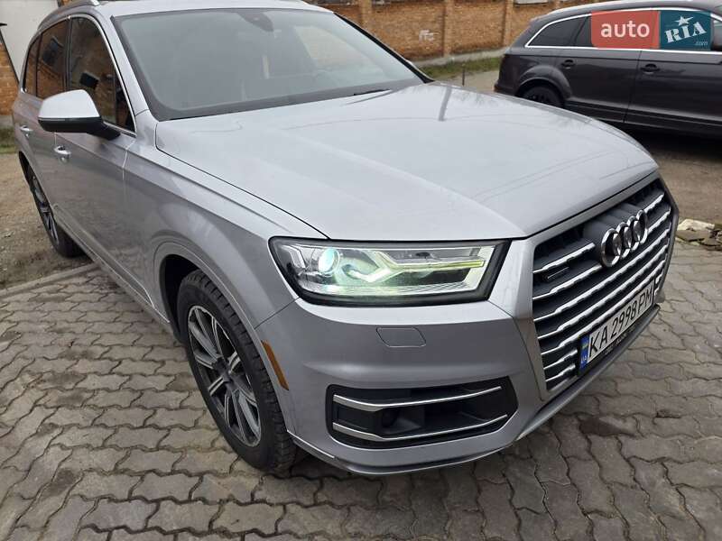 Позашляховик / Кросовер Audi Q7 2015 в Києві