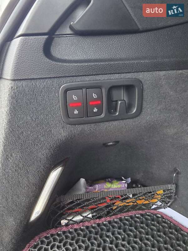 Позашляховик / Кросовер Audi Q7 2015 в Києві