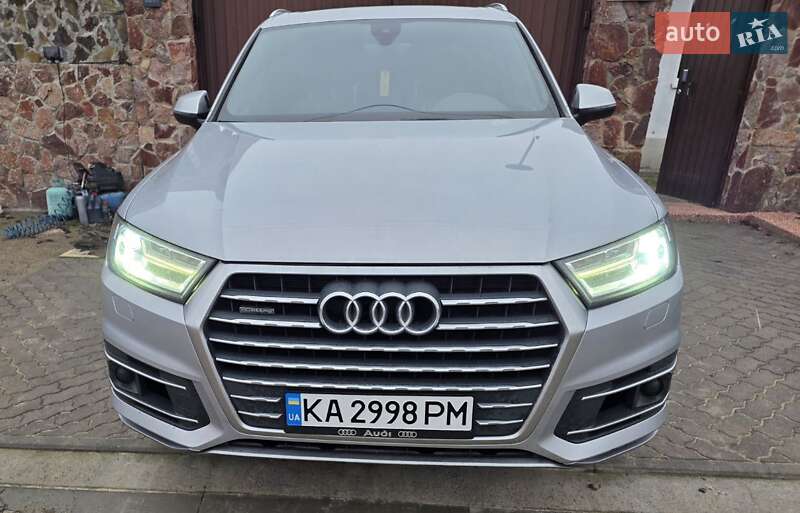 Позашляховик / Кросовер Audi Q7 2015 в Києві