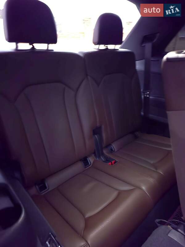 Позашляховик / Кросовер Audi Q7 2015 в Києві