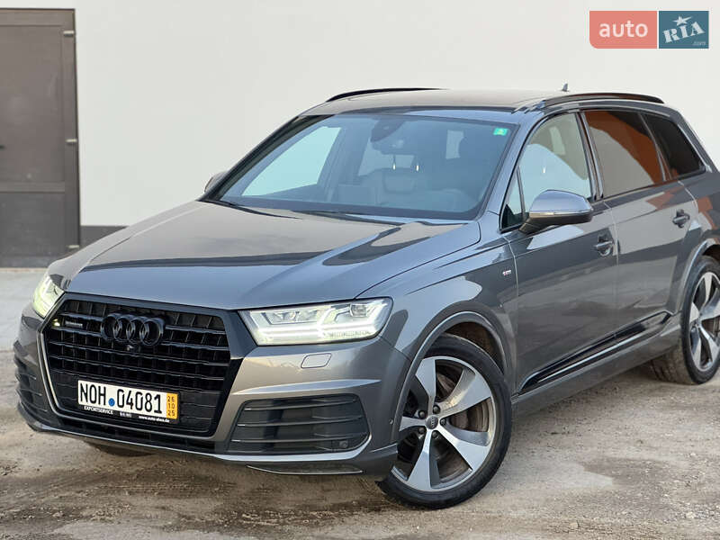 Позашляховик / Кросовер Audi Q7 2016 в Рівному